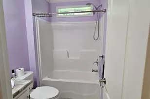 8 Barksdale Ave, Londonderry, NH 03053 - Photo 18