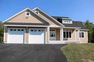 441 Blane Cir, Pembroke, NH 03275 - Photo 2