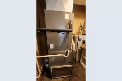 112 Vermont Route 106, Springfield, VT 05150 - Photo 12