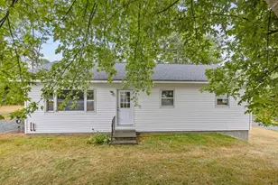 185 Highland Ave, Lisbon, NH 03585 - Photo 2