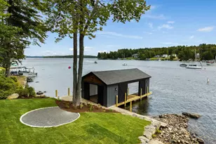 63 Varney Point Rd Right, Gilford, NH 03249 - Photo 4
