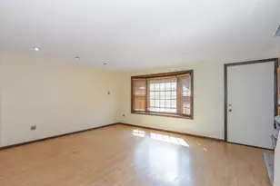 87 Oakridge Dr, Londonderry, NH 03053 - Photo 6