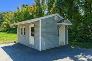 87 Oakridge Dr, Londonderry, NH 03053 - Photo 4