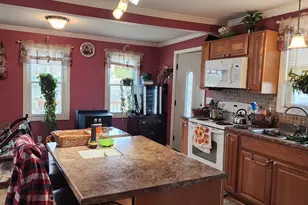 135 Mt Forist St, Berlin, NH 03570 - Photo 8