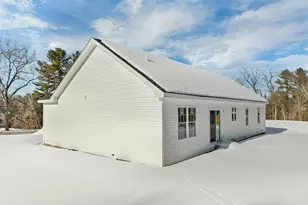 90 High Range Rd, Londonderry, NH 03053 - Photo 6