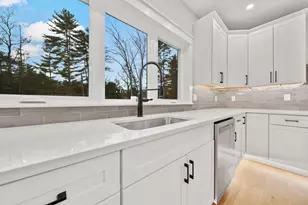 557 Mountain Rd, Concord, NH 03301 - Photo 6