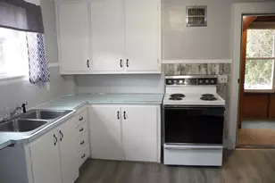 437 Willard St, Berlin, NH 03570 - Photo 2