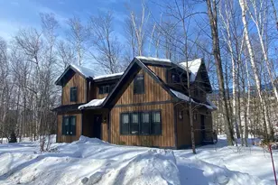 254 S Peak Rd, Lincoln, NH 03251 - Photo 2