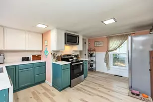 261 N Main St, Franklin, NH 03235 - Photo 14