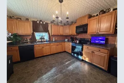 266 Madison Avenue, Berlin, NH 03570 - Photo 6