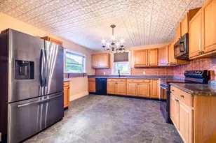 266 Madison Ave, Berlin, NH 03570 - Photo 8