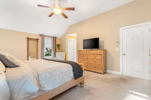 2 Renaissance Cir, Salem, NH 03079 - Photo 22