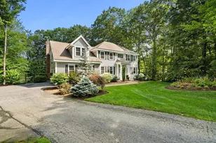 9 Cherry Ln, Bedford, NH 03110 - Photo 2