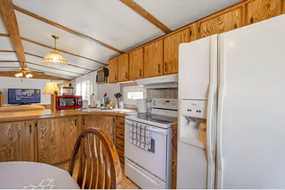 6 Pine Street, Colebrook, NH 03576 - Photo 10