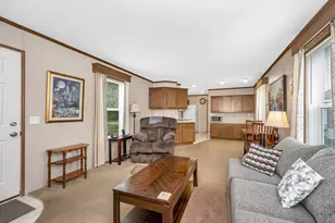 69 Caddy Dr, Salem, NH 03079 - Photo 4