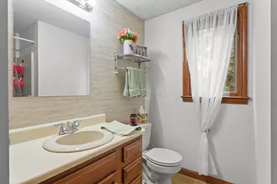 9 Plaza Avenue, Hudson, NH 03051 - Photo 14