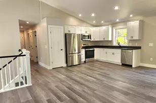 184 Kennedy Dr, Keene, NH 03431 - Photo 8