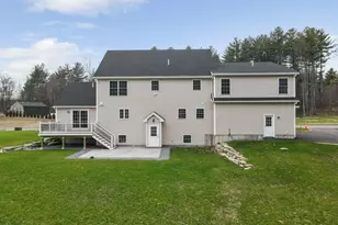9 Cornstalk Ln, Pelham, NH 03076 - Photo 2