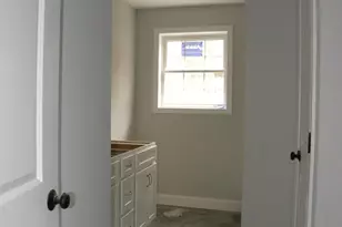 302 Karatzas Avenue, Manchester, NH 03104 - Photo 12