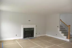 302 Karatzas Avenue, Manchester, NH 03104 - Photo 6