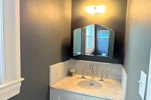 887 Chestnut St, Manchester, NH 03104 - Photo 16