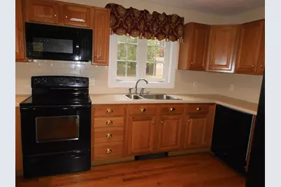 27 Martins Ferry Road, Hooksett, NH 03106 - Photo 10