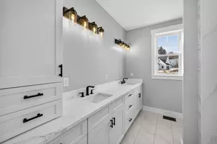 258 N Amherst Rd, Bedford, NH 03110 - Photo 36