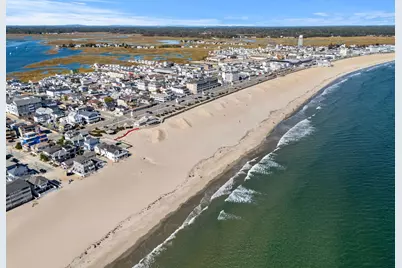 10 Haverhill Avenue #1, Hampton, NH 03842 - Photo 4