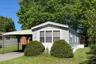 9 Paradise St, Gorham, NH 03581 - Photo 2