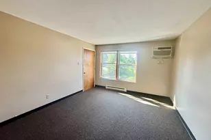 31 Central St, Hillsboro, NH 03244 - Photo 8