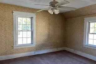 239 Gilford Ave, Laconia, NH 03246 - Photo 12