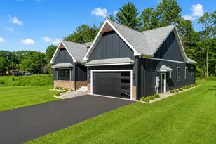 64 Fairway Dr, Ashland, NH 03217 - Photo 4