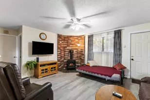 42 Wylie Ct, Conway, NH 03860 - Photo 2