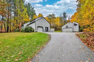 11 Teloian Dr, Hudson, NH 03051 - Photo 2