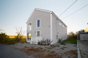 16 Bruce St, Hampton, NH 03842 - Photo 4