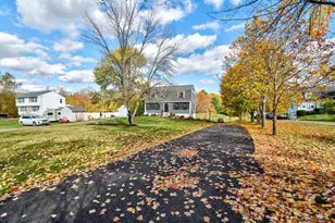 45 Damren Rd, Derry, NH 03038 - Photo 2