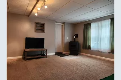 7 Memorial Drive, Claremont, NH 03743 - Photo 14