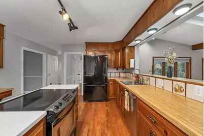 10 Winterberry Drive, Amherst, NH 03031 - Photo 2