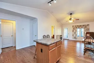 28 Owens Dr, Swanzey, NH 03446 - Photo 6