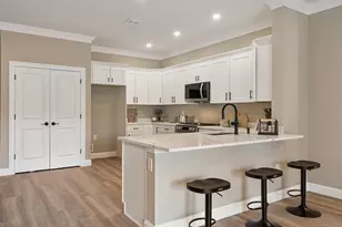 10100 S Willow St, Manchester, NH 03103 - Photo 10