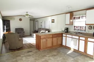 11 Dublin St, Gorham, NH 03581 - Photo 10