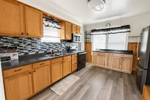 213 Hillside Ave, Berlin, NH 03570 - Photo 2