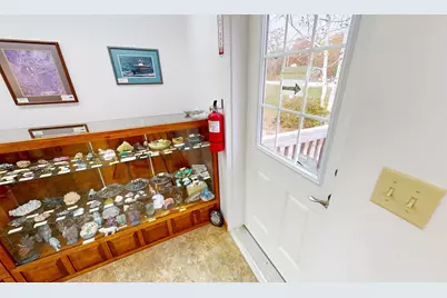 275 Calef Highway, Epping, NH 03042 - Photo 6