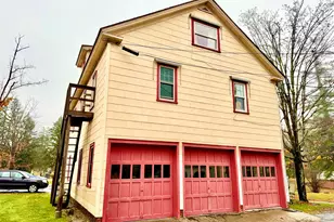 7 Common St, Springfield, VT 05156 - Photo 10