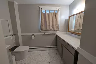 52 Mammoth Rd, Manchester, NH 03109 - Photo 12