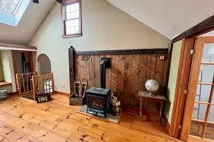 90 Orange St, Manchester, NH 03104 - Photo 8