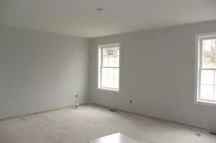 304 Karatzas Avenue, Manchester, NH 03104 - Photo 10