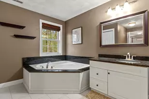 37 Dugout Rd, Hudson, NH 03051 - Photo 18