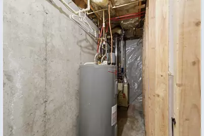 121 Peabody Avenue, Manchester, NH 03109 - Photo 34