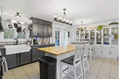 121 Peabody Avenue, Manchester, NH 03109 - Photo 8